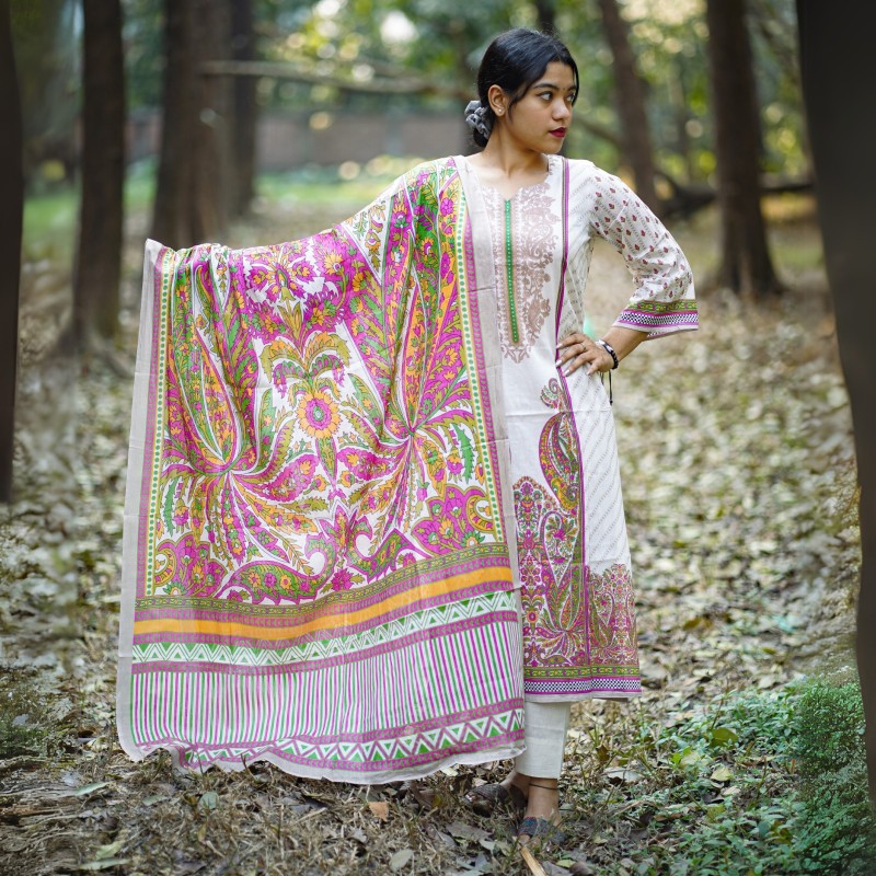 Exclusive Lun Jomtom Natural Theme Three Piece